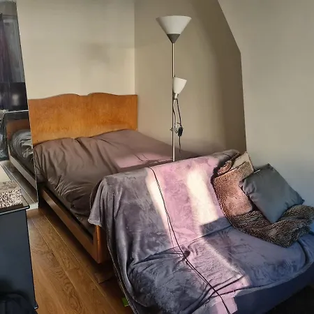 With Confortable Bed Apartment